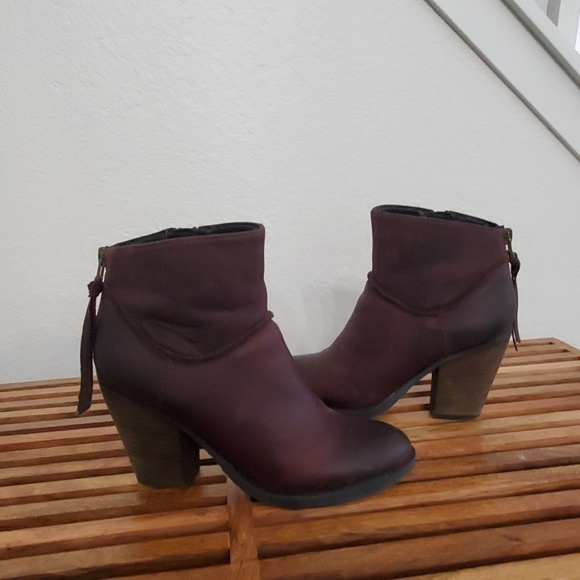 Steve Madden Shoes - Boots